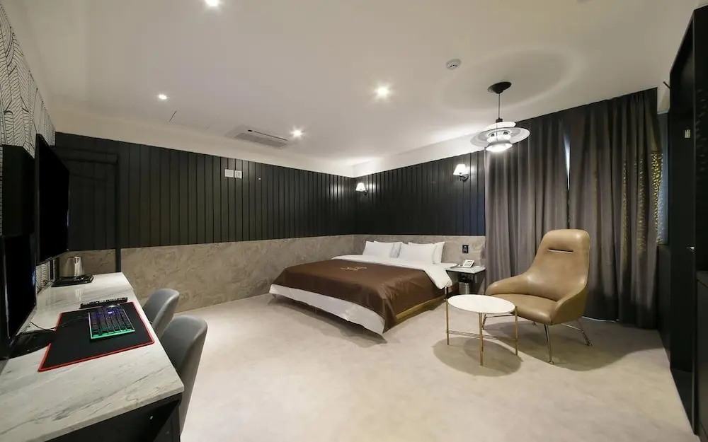 Gimpo Assem Hotel