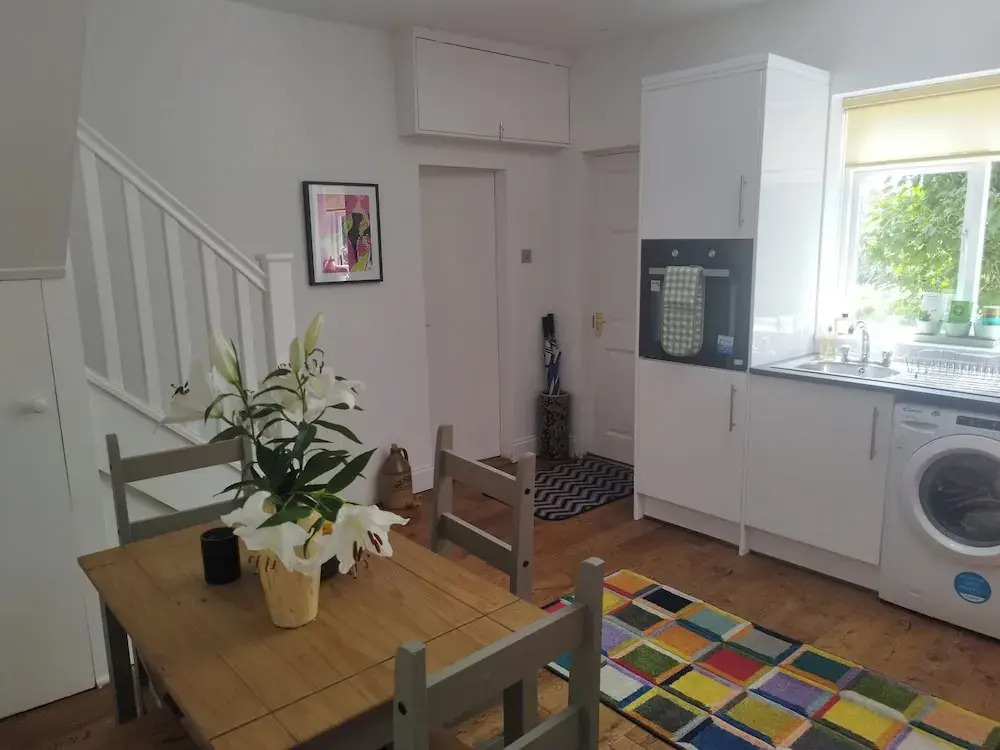 Old School House-2 Bedroom-sleeps 6-large Garden