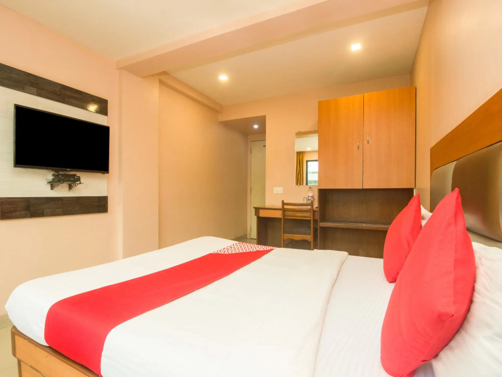 OYO 7727 Hotel Sarovar Grand