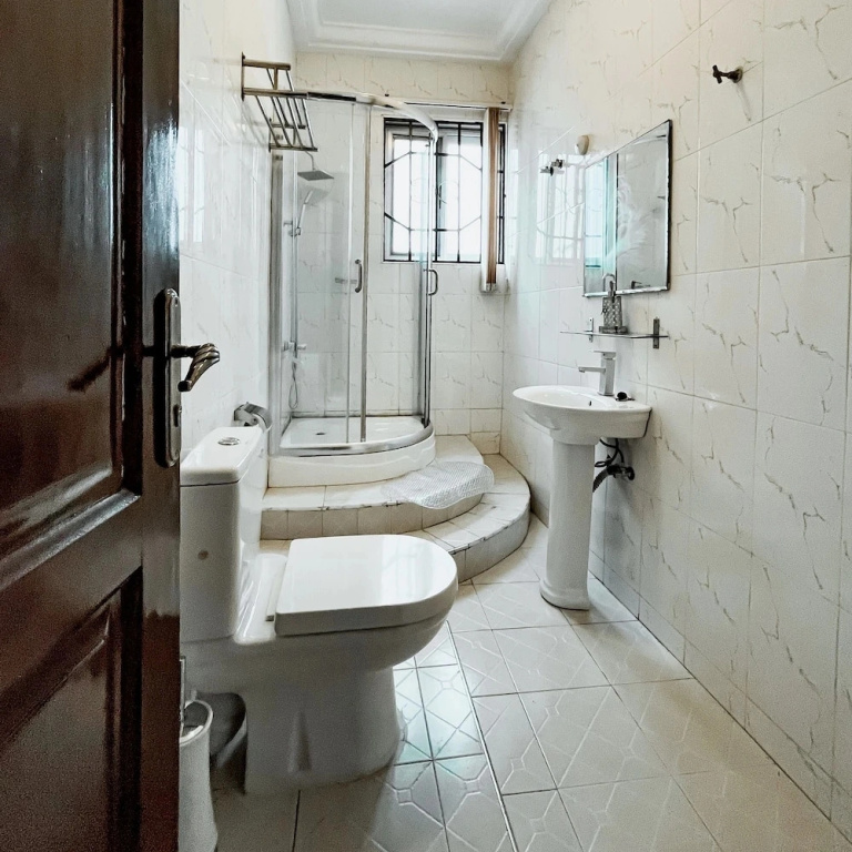Aduk Guest House