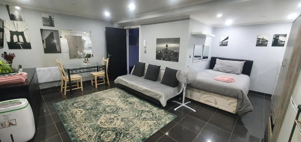 Studio, up to 4 PEOPLE, City Center location