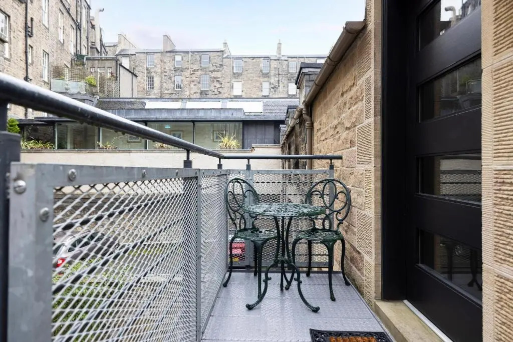 ALTIDO Contemporary and Vibrant 1BR flat near Princes Street