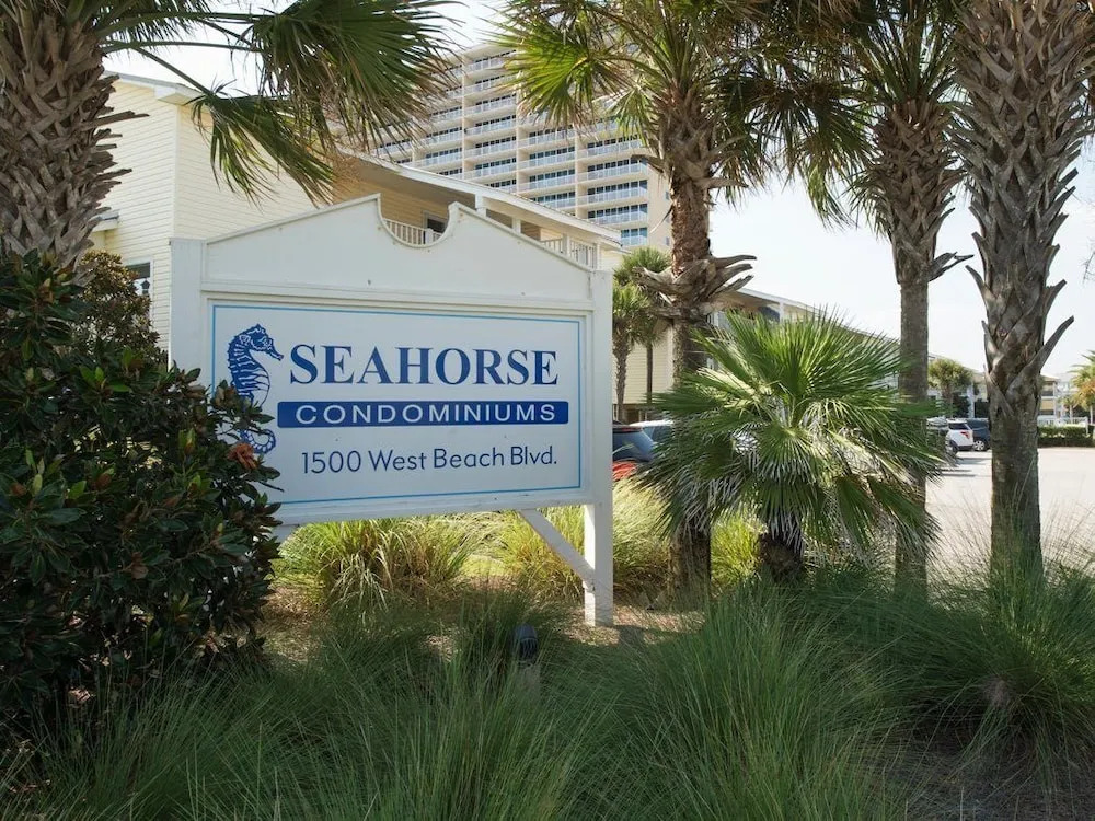 Fun Seahorse Condo Walk to West Beach by RedAwning