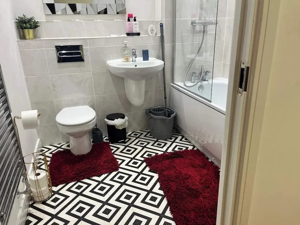 Luxury Apartment - Lakeside