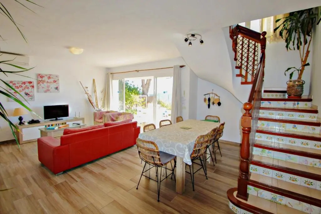 Celia - oceanfront villa in Costa Blanca