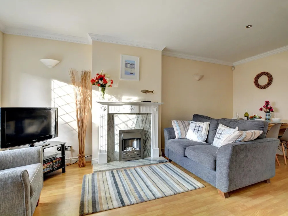 Modern Holiday Home in Padstow With Private Garden