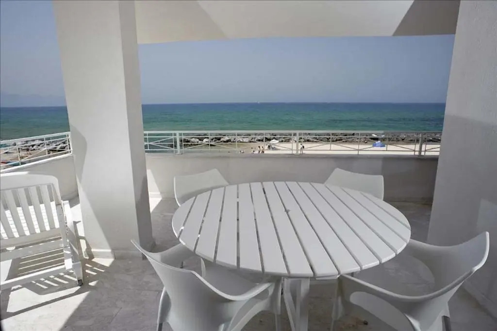 Amira Beach Villa by Le Dhome Sicily