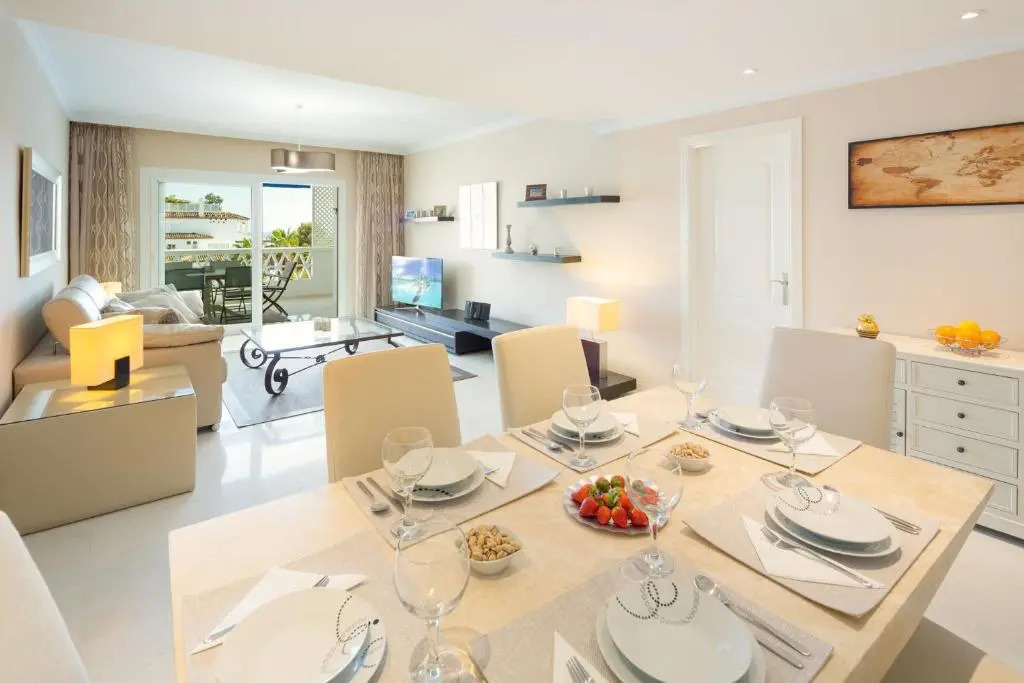 Luxury 5* 3 beds apartment in Playas del Duque, Puerto Banus Marbella