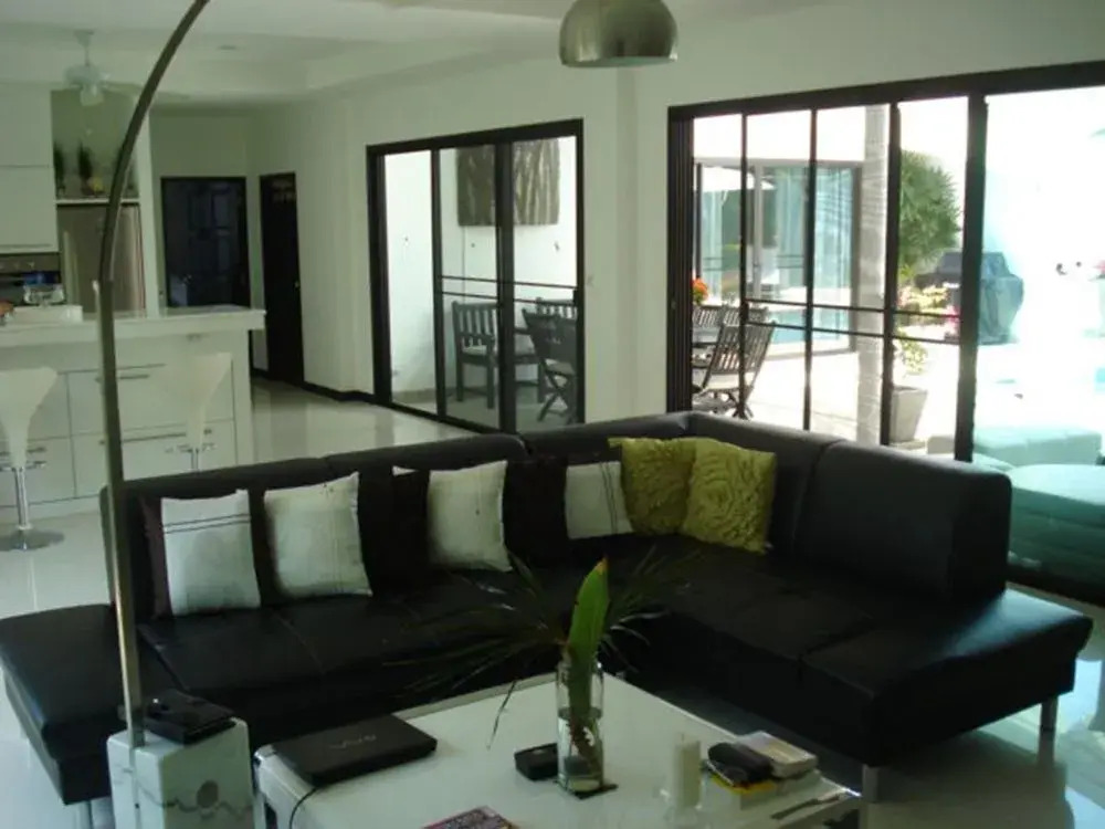 Yves Villa 3 bed pool NAI HARN