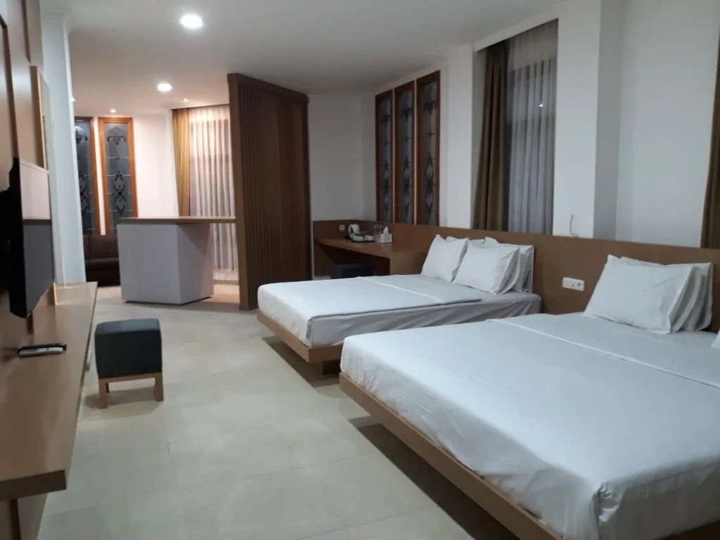 Corsica Hotel