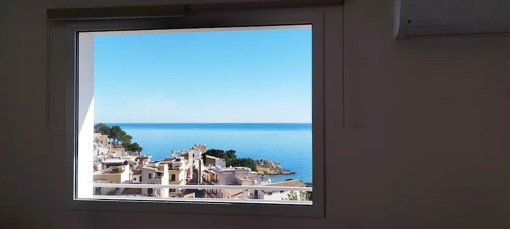Seafront House Le Finestre Sul Mare With Balcony
