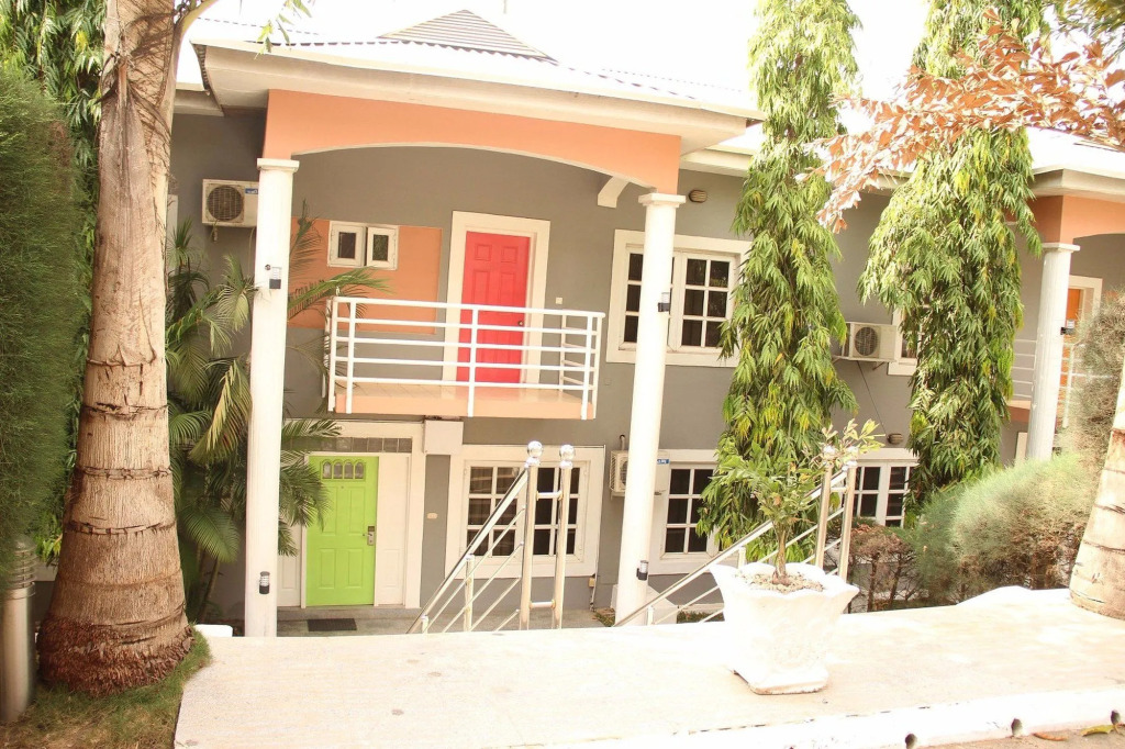 Apo Apartments