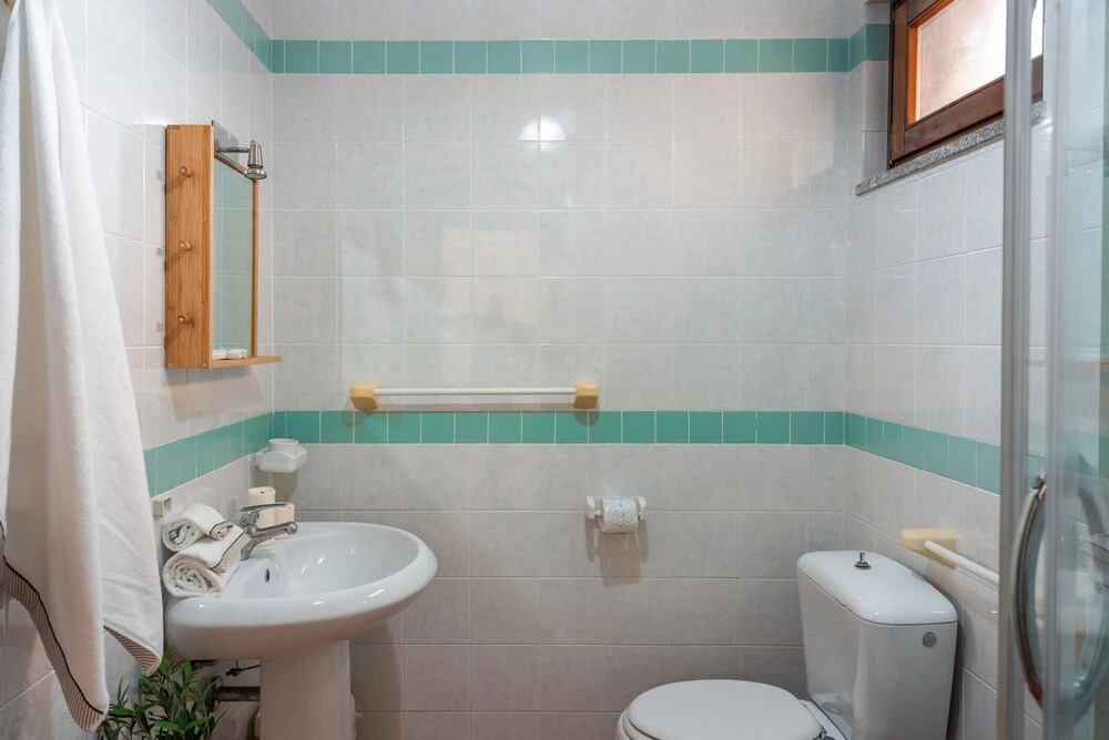 Glorious Residence Le Pavoncelle 1 Bedroom Sleeps 4 Plus a Child bed Possible