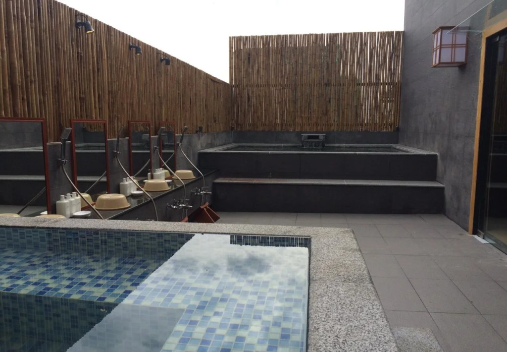 Azumaya Hai Ba Trung 2 hotel