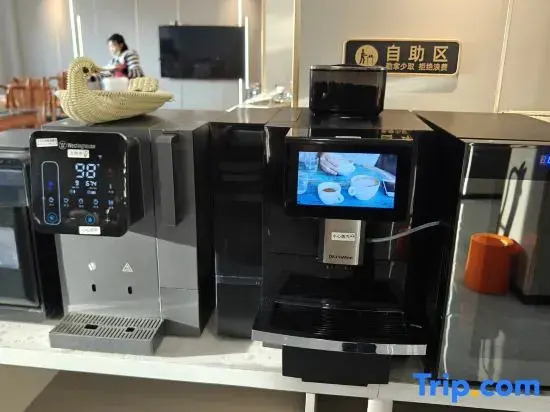 Super 8 Select Hotel (Bayi Road, Shanghai New High-speed Railway Station)