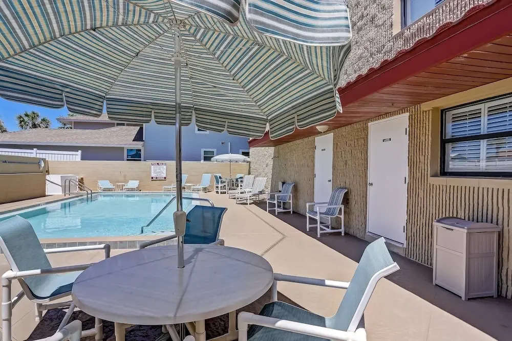 Freshly Renovated 2BR Dream Condo Beachfront Stunning Views