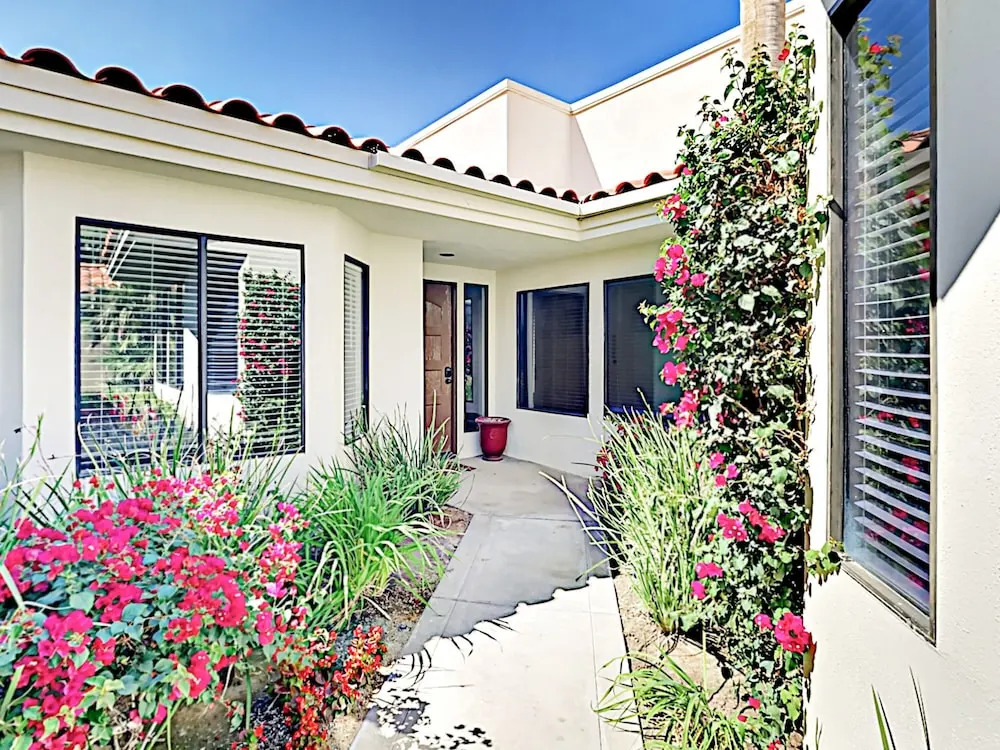 55323 Southern Hills Condo 3 Bedrooms 3.5 Bathrooms Condo