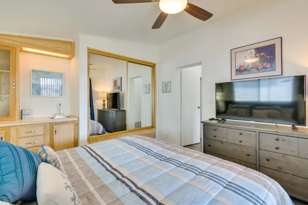 Lake Havasu Cottage: Mountain Views & Beach Access