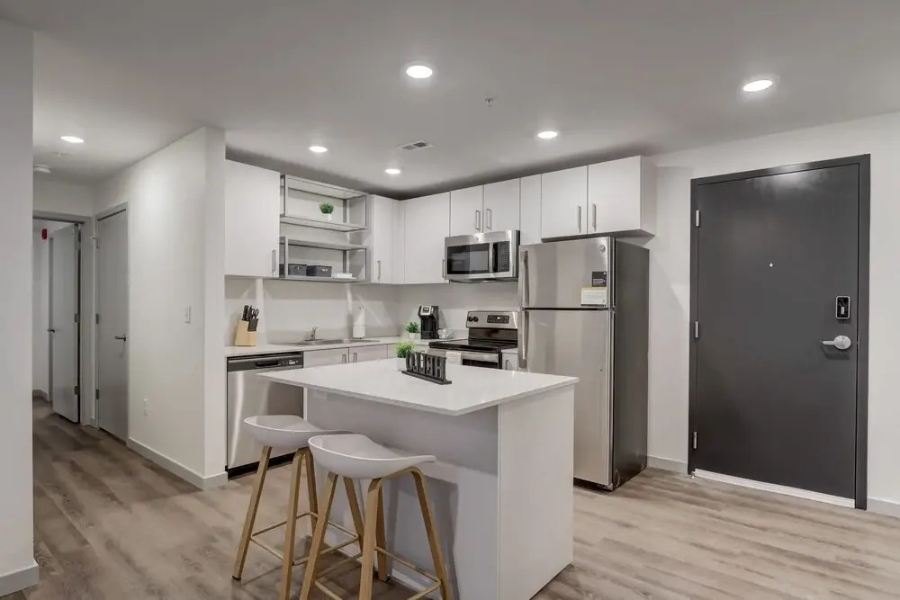 FRONTDESK LivRed Campus Apts Haymarket Square Lincoln
