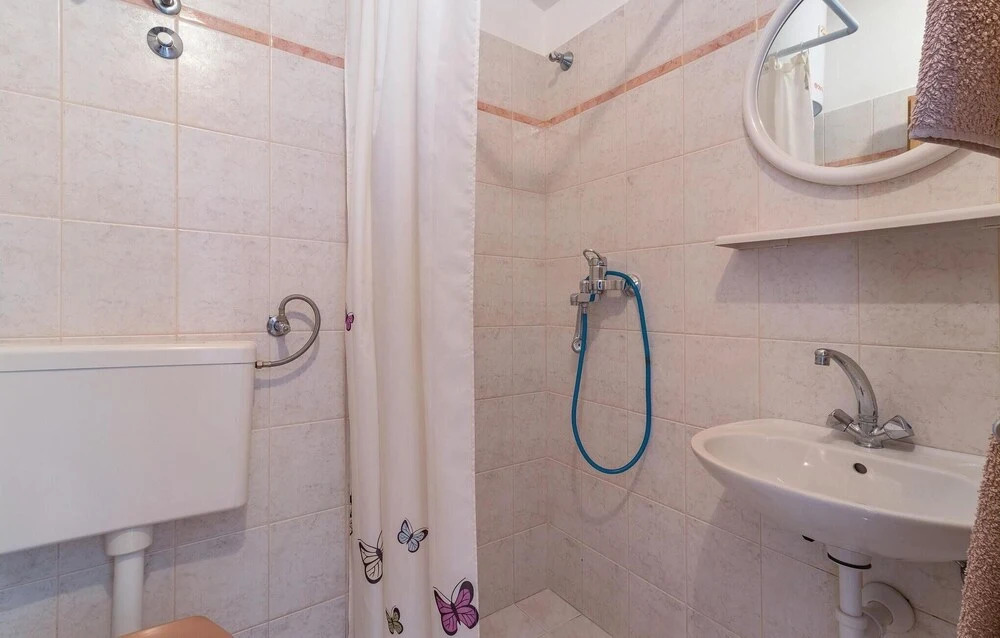 Nice Home in Fazana With Wifi and 2 Bedrooms