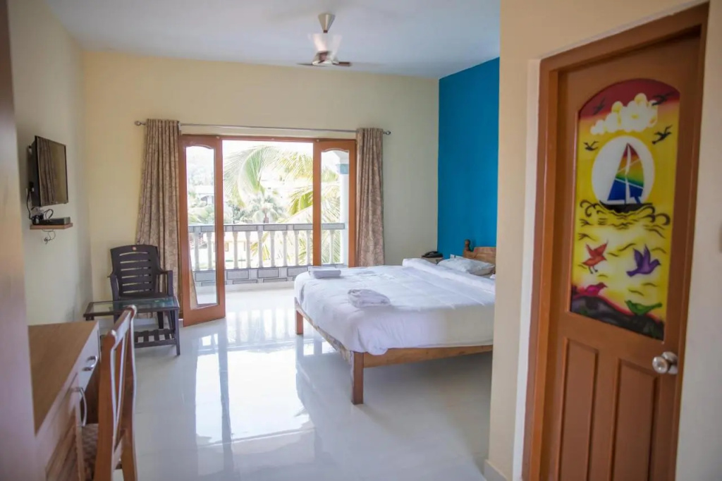 Larios Beach Holidays
