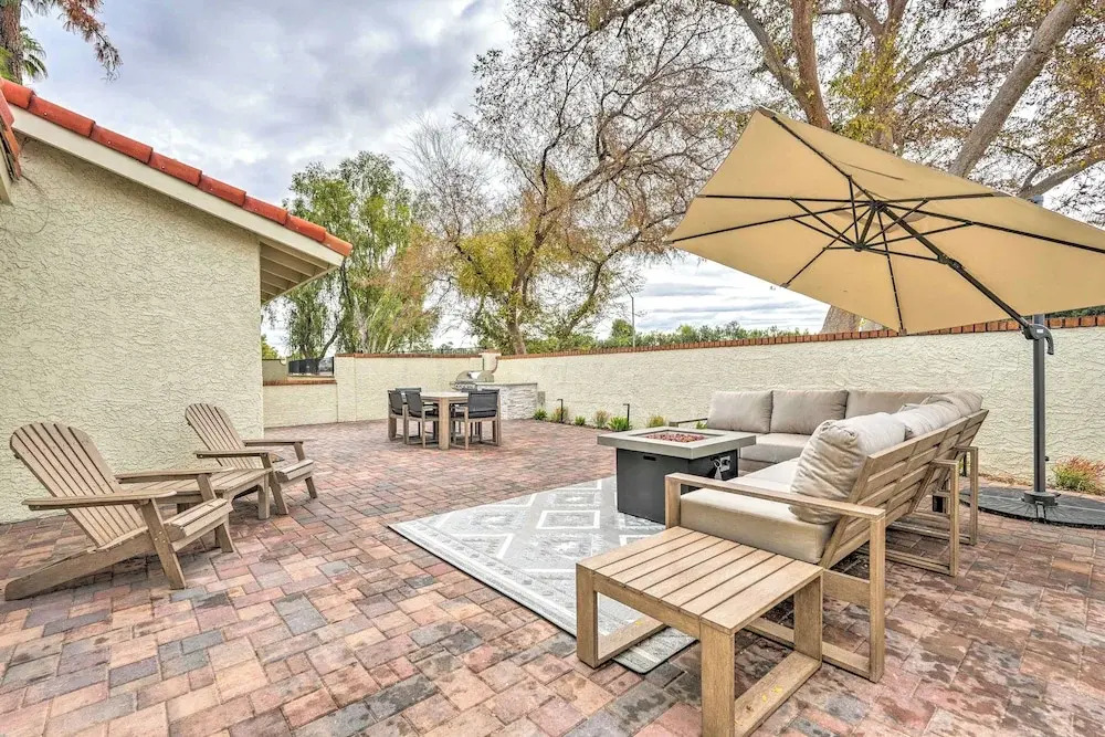 Patio and Fire Pit Luxe Home Near Arizona Boardwalk