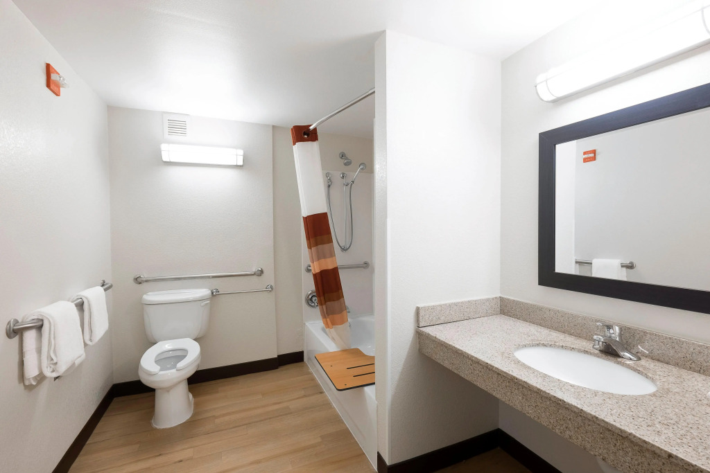 Red Roof Inn PLUS+ Boston - Woburn/ Burlington