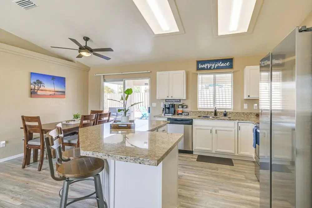Game Room + Fire Pit : Lake Havasu Retreat!