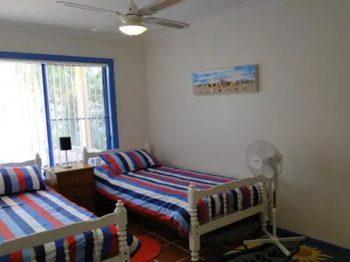 2 'Copacabana', 61 Sandy Point Road - Cute Unit With Water Views From The Balcony