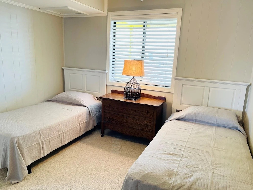 The Skipper 2 Bedroom Condo by RedAwning