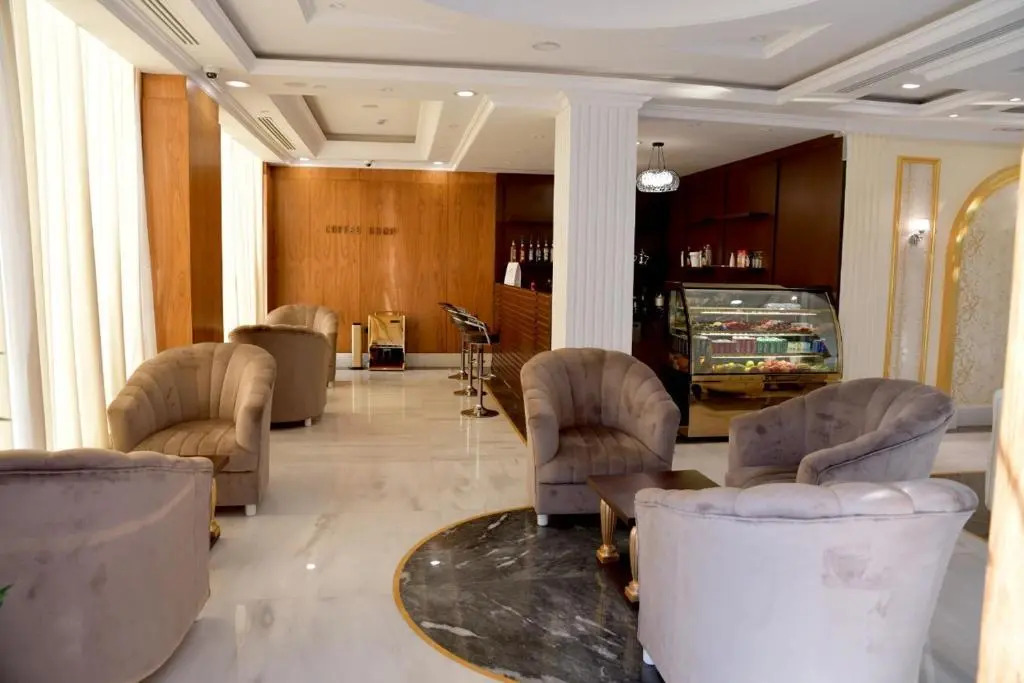 Crown City Hotel -فندق كراون ستي