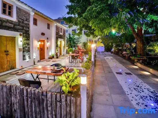 Weizhou Island Right Bank Travel Residence