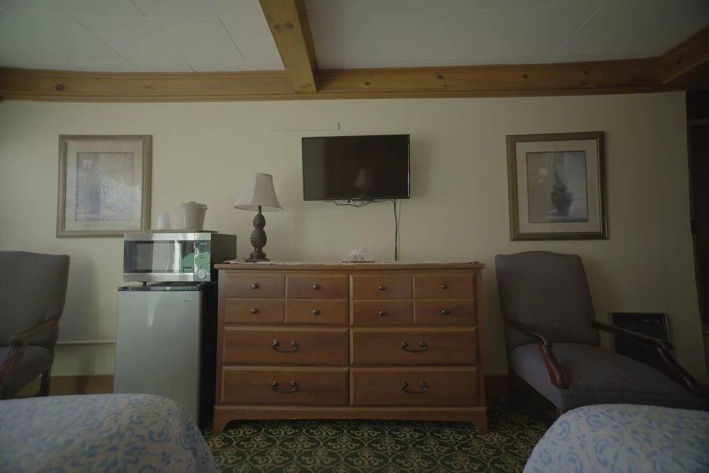 Betty Doon Motor Hotel
