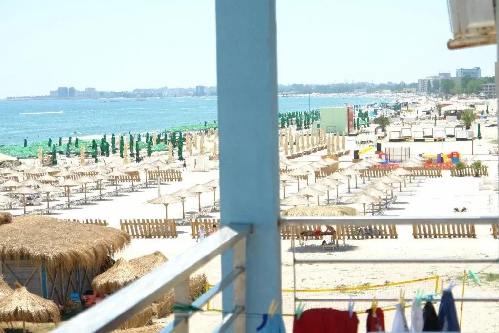 Blue Beach cm