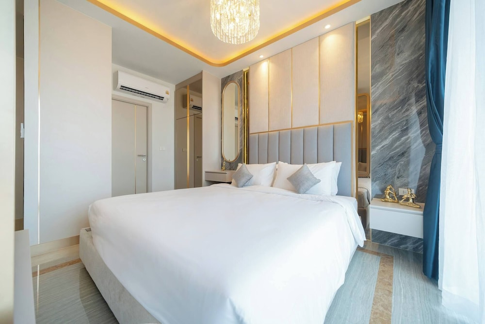 Stylish Apartments in a New Boutique Complex in the Laguna
