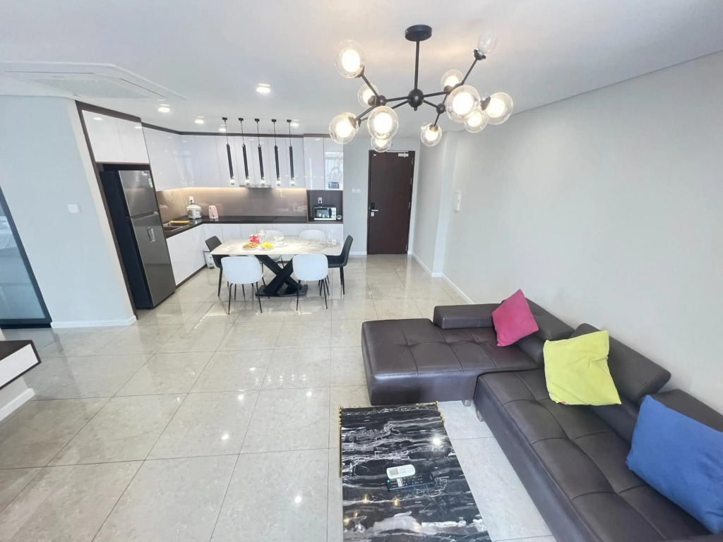 The Goldview Apartment - Luxury Apartment & Furnished Suites & River View & Infinity Pools & Gym & BBQ & High speed internet & Centrally located