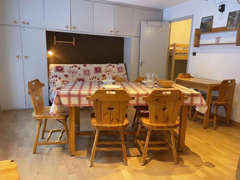 Studio cabine 8 pers, Sud, pied de piste, centre station, proche commerces et ESF - FR-1-330-40