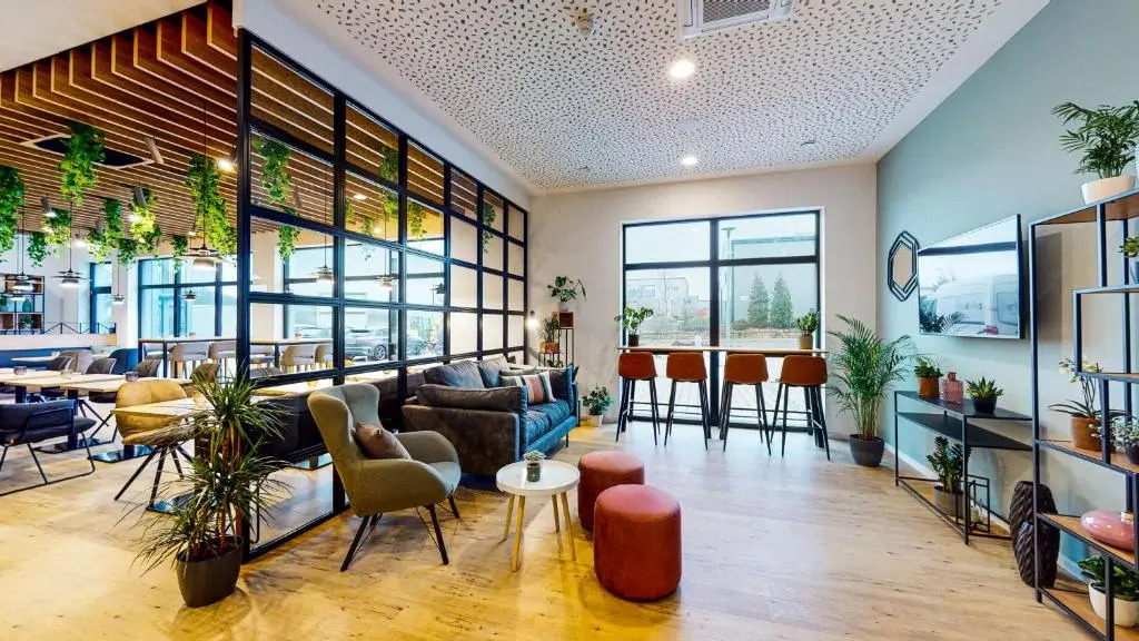 Point 7 Hotel