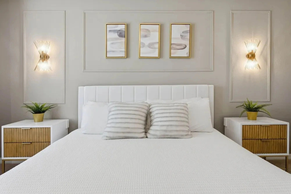 Chic Orlando Escape Game Room Theme Beds Pool