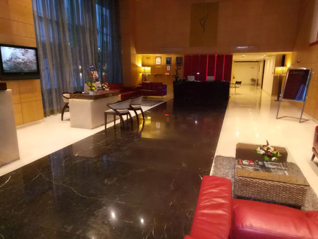 Iris The Business Hotel