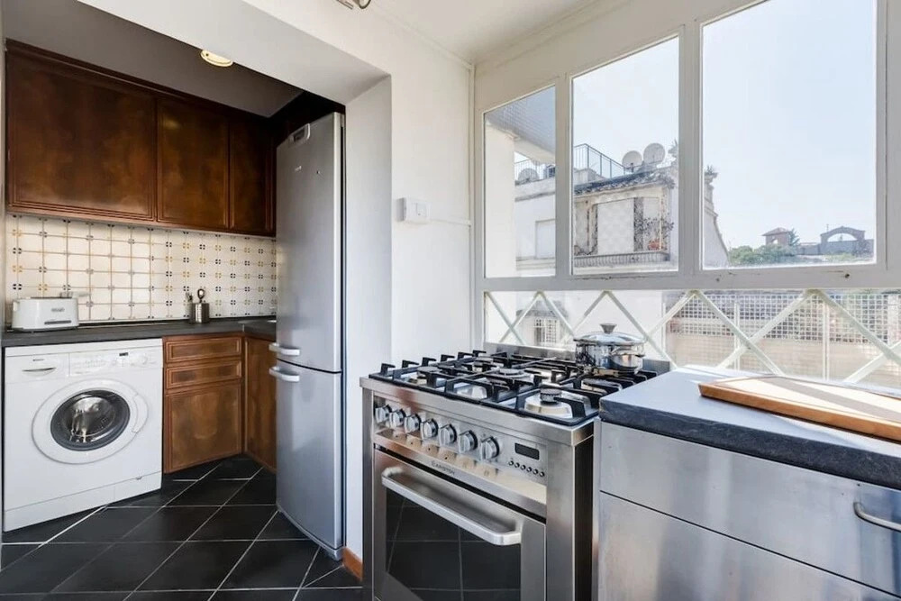 Elegant and Stylish Flat15min From the City Center