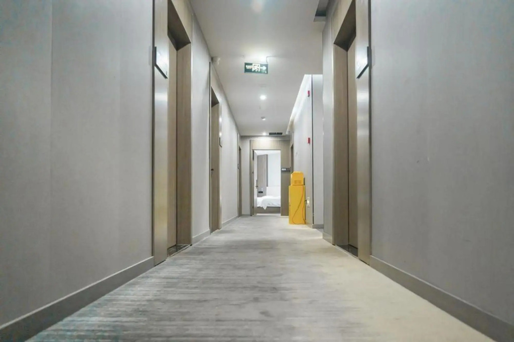 Muxi Collection Hotel (Xia Sha Wenze Road Subway Station)