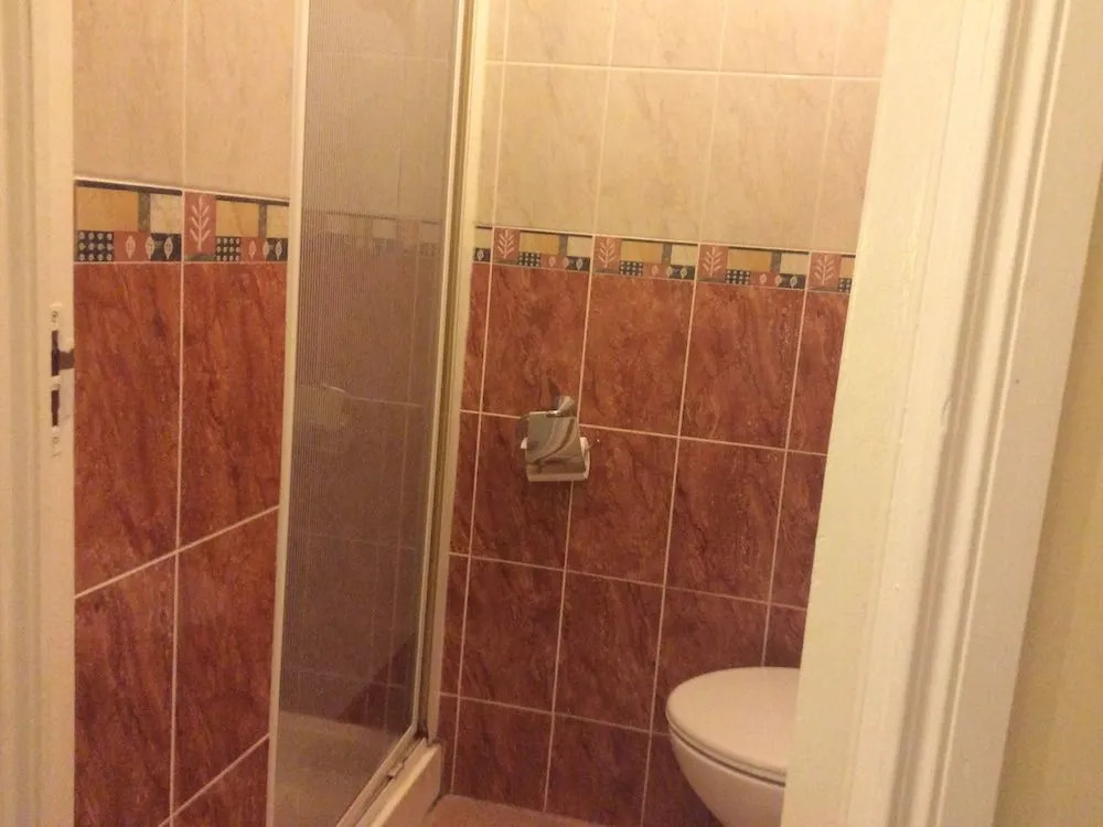 Roseville Lodge B&B
