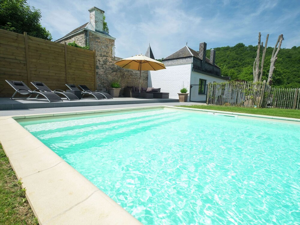 Namur Mansion by the Meus