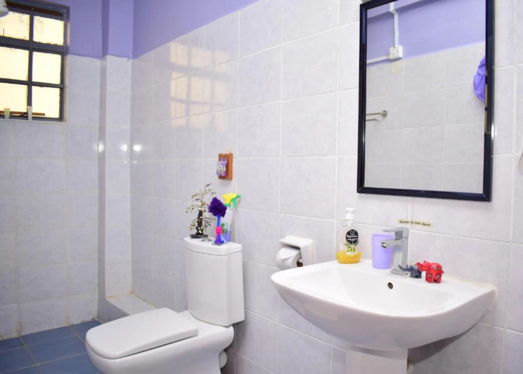 Cozy Rooms JKIA -Games Nights - Gated - Secure -3 Bedroom -5 Beds -2Baths -15Mins to JKIA-SGR