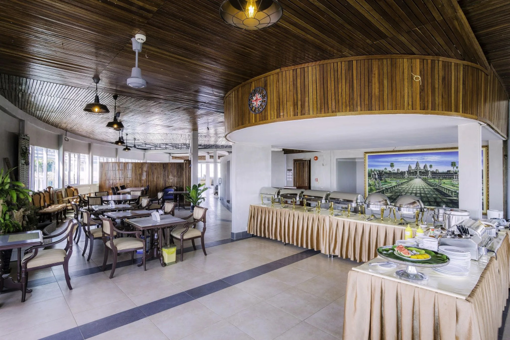 Paradise Hotel