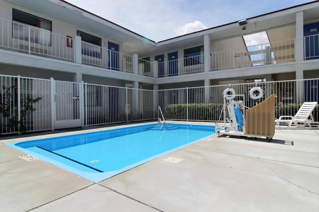 Motel 6 Albuquerque - Coors Road