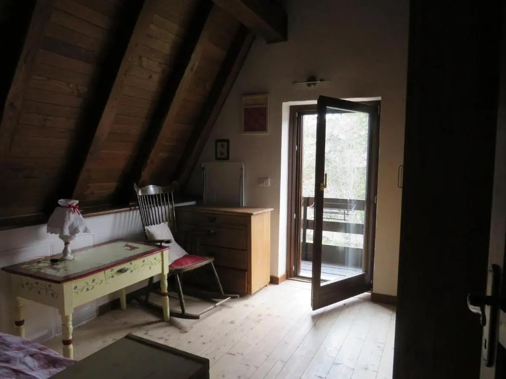tipica baita con vista sul monte magnola