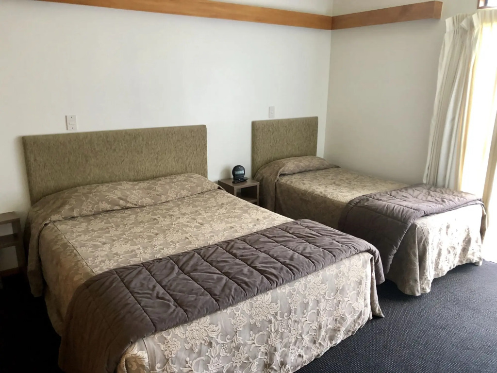 Teal Motor Lodge