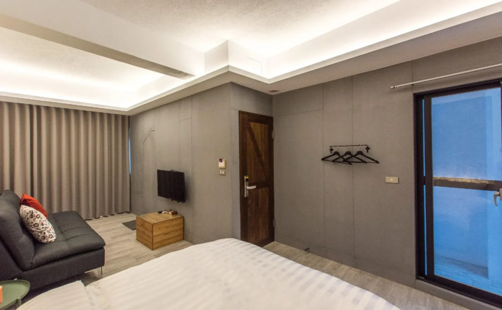 Yiyue Guanhe Homestay 倚月觀荷民宿